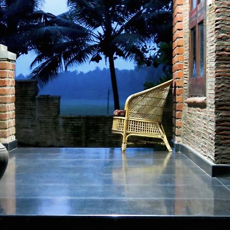 Clayfingers Art Cottage Thrissur Eksteriør bilde